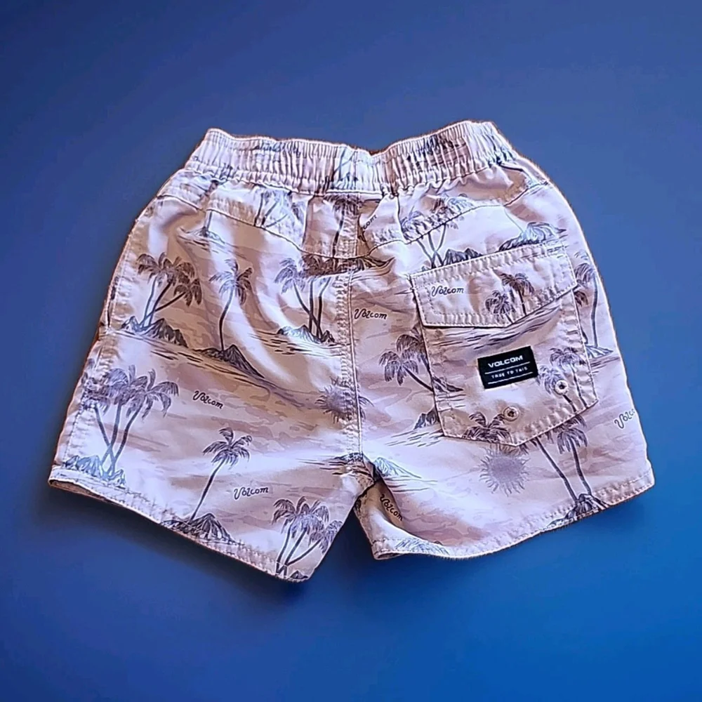 Volcom Boys 2T Tropical Print Swim Trunks Lined. Excellent Condition Fast Ship